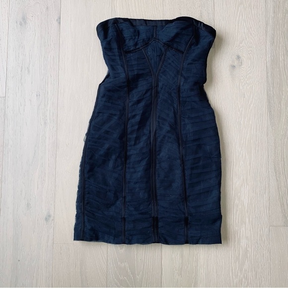 BCBGMaxAzria Dresses & Skirts - BCBGMaxAzria corset style mini strapless dress. Size zero